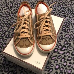 Women Signature Coach Sneakers